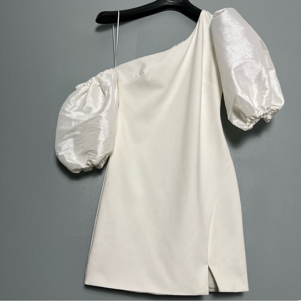 NWT Likely NYC Statement Sleeve One Shoulder White Bodycon Dress Women’s Size 4